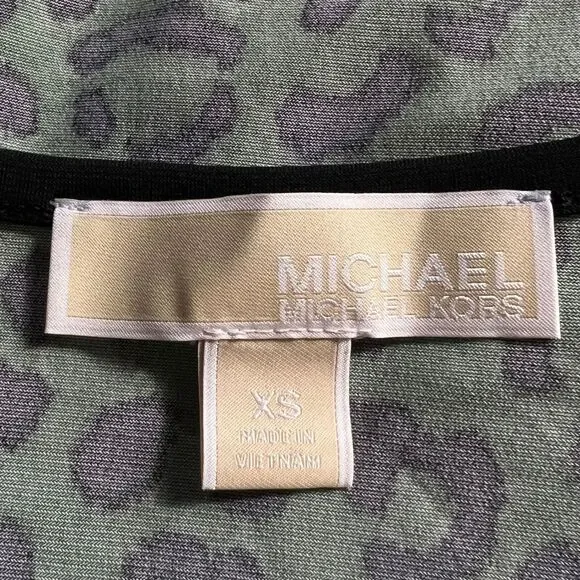 Michael Kors Women's Leopard Print Bell Sleeve Top Green Black Size XS Stretch - Picture 2 of 12